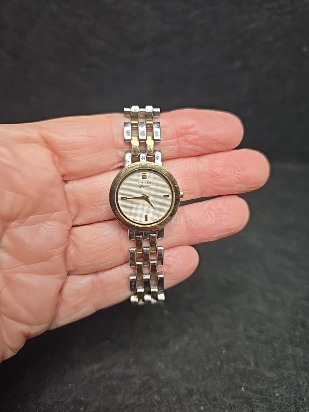 Citizen Elegance Watch Sapphire Crystal Gold Bezel 6mm 5920 Needs Battery